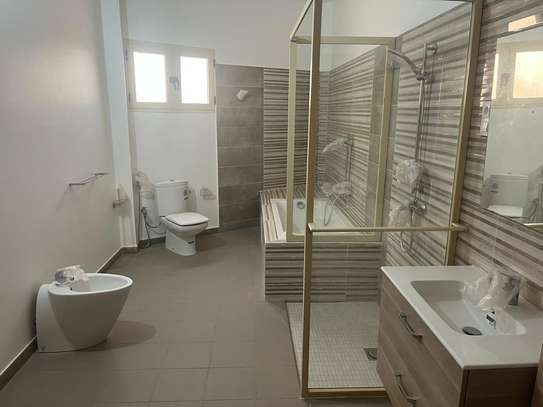 Appartement à louer à Virage Cité Biagui image 7