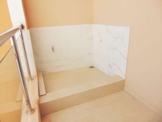 f4 tout neuf quartier ngor/almadies image 8