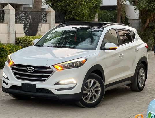 HYUNDAI TUCSON image 1
