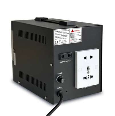 Régulateur de tension automatique MKD-2000U, 2.0KVA image 2