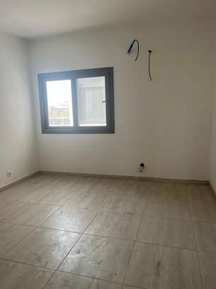 Appartement 3 chambres point E image 2