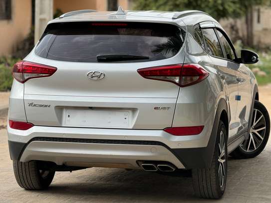 Hyundai Tucson image 6