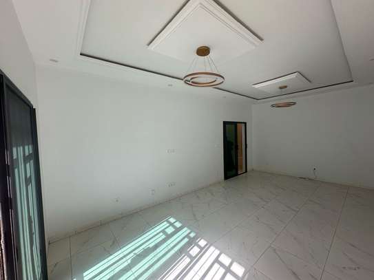 A LOUER APPARTEMENT F4 NGOR image 4
