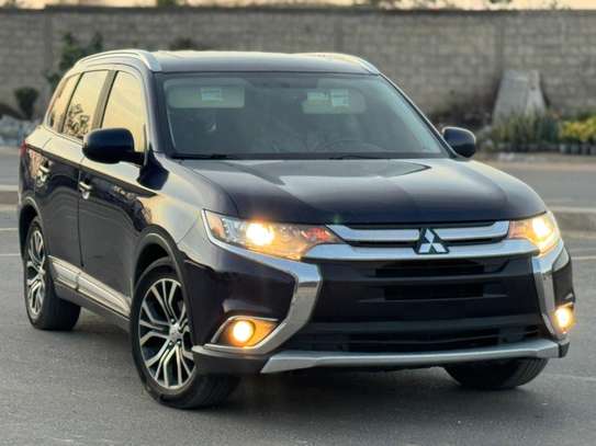 Mitsubishi Outlander 2017 7 places 4 cylindres image 1
