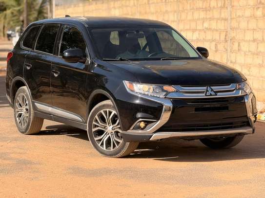 🔘 : MITSUBISHI 🔘 Modèle : OUTLANDER 🔘 Année : 2018 🔘 image 3