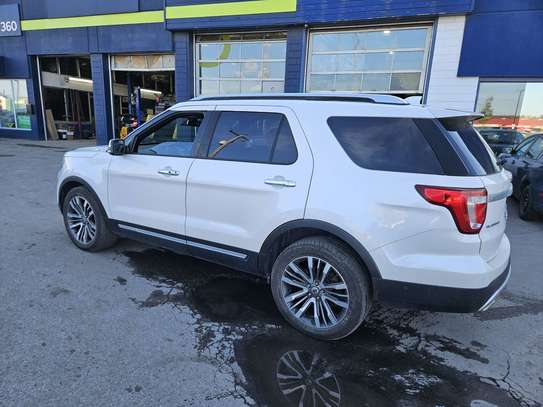 Ford explorer platinium image 2