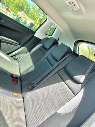 PEUGEOT 2008 image 5