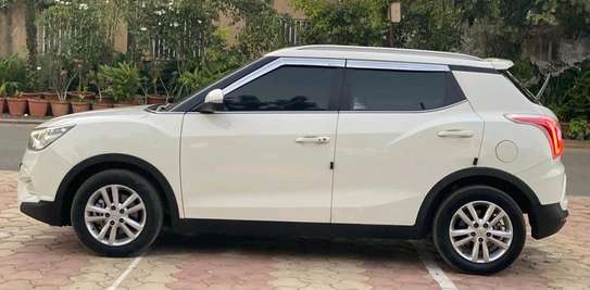 Ssangyong tivoli  2016 image 3