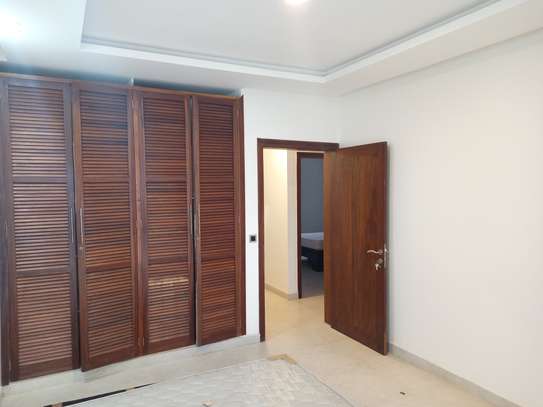 Joli appartement standing à louer aux almadies zone calme image 3