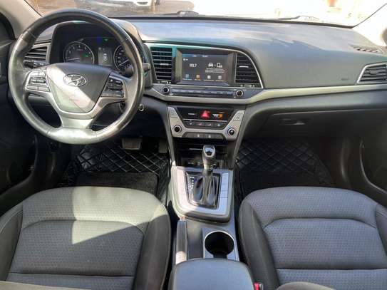 Hyundai elantra 2017 image 8