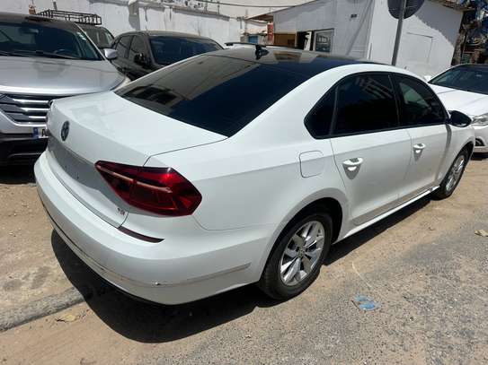 Volkswagen Passat 2018 image 12
