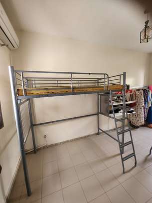 2 lits mezzanine + matelas image 3