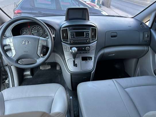 Hyundai Starex 12 places Deluxe image 10