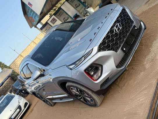 Hyundai santa fe image 2