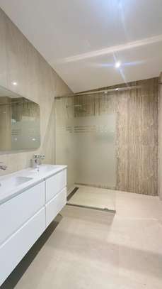 appartement à louer à Fann avec vue sur la mer image 5