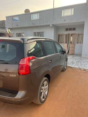 PEUGEOT 5008 2016 image 6