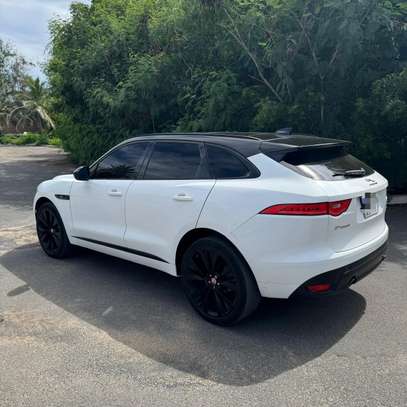 Jaguar  Modèle:F-pace R-sport  Année:201 image 9