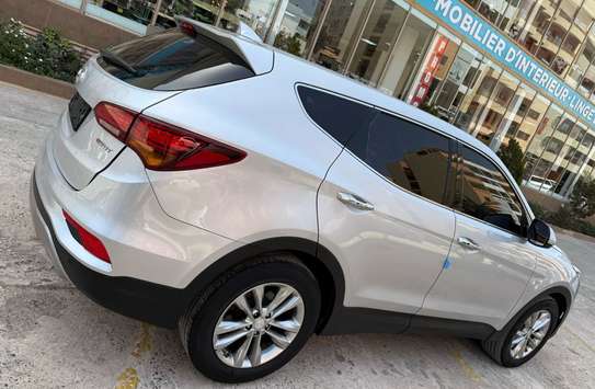 Hyundai santafe 2016 image 3