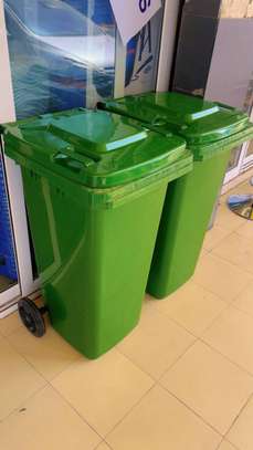 Poubelles avec roues 120L image 1