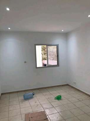 Immeuble R+3 au Point E image 11