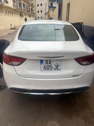 Chrysler 200 image 6