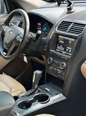 Ford explorer image 9