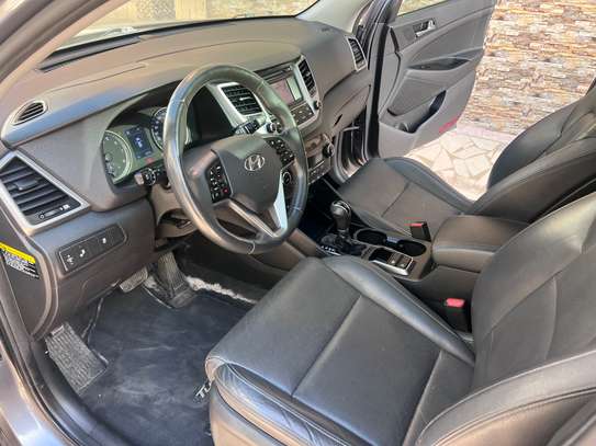 Hyundai Tucson Limited image 11