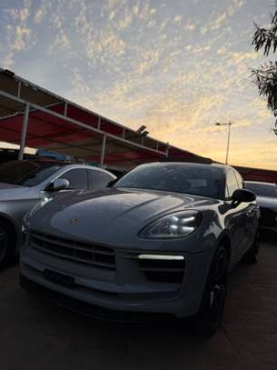 Porche Maccan image 6