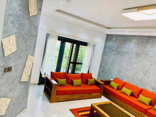 Appartement moderne avec piscine privée et jardin sécurisé image 4