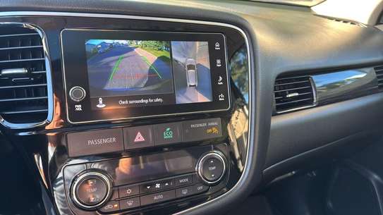 Mitsubishi Outlander image 10