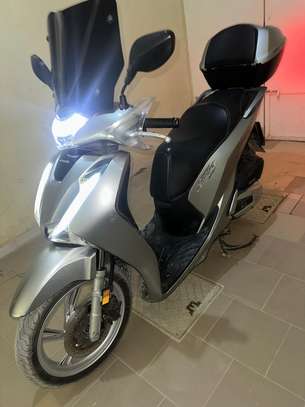 Vente Honda SH 125 venant avec ses papiers image 7
