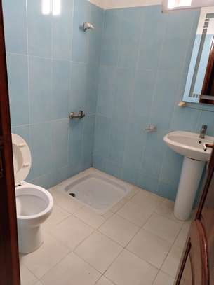 BEL APPARTEMENT F4 À LOUER AUX ALMADIES image 9