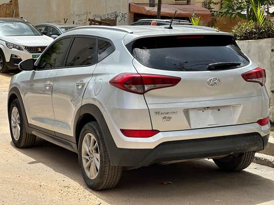 Hyundai Tucsson image 2