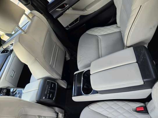 Madaza cx9 2021 signature image 10