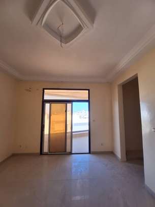 APPART F3 avec une gigantesque TERRASSE PRIVÉE image 6