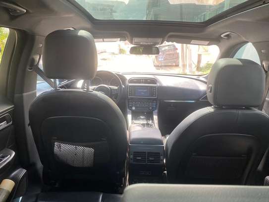 Jaguar F-pace 2017 image 11