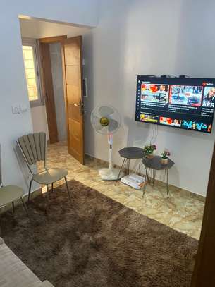 Studio meublé à louer à sacré cœur image 1