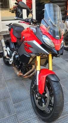 A Bmw xr 900 image 5