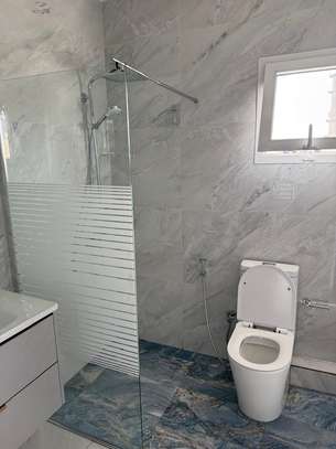 Appartement meublé à Avenue blaise Diagne ville image 8