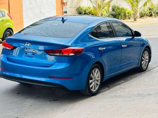 Hyundai elantra 2017 image 2