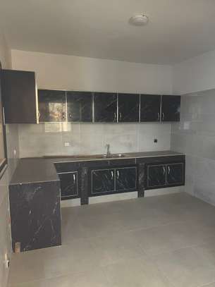 Appartement et magasin commercial à louer image 2