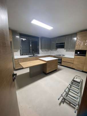 Appartement f4 à louer corniche fann image 4