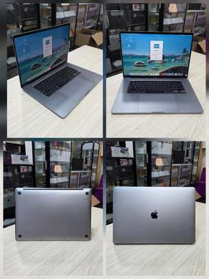Macbook Pro 2019 i9 64Go 1To 16 pouce image 1