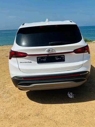 Hyundai santafe 2021 image 2