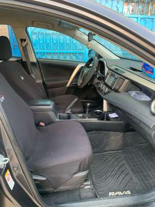 Toyota rav 4 Anne 2018 image 3