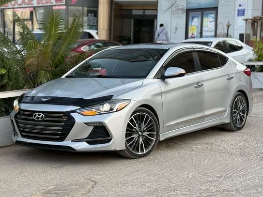 hyundai  Elantra sport 2018 image 2
