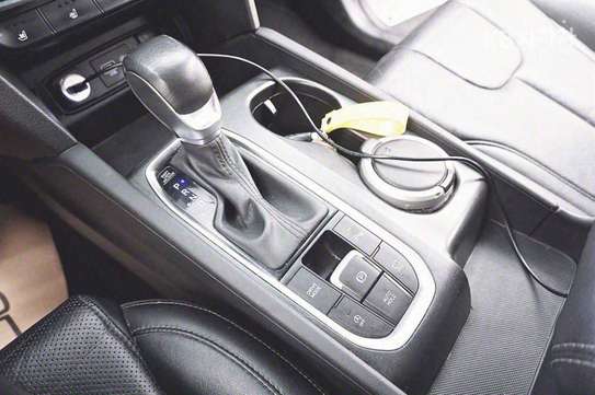 Hyundai Santafe 2019 image 10