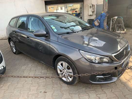 Peugeot 308 diesel automatique année 2018 image 2