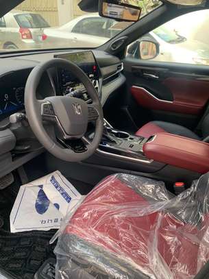 Toyota Highlander 2025 hybride image 7