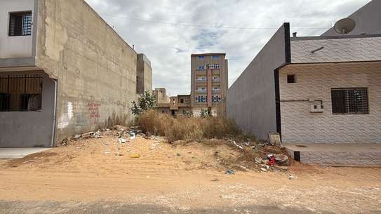 Terrains à vendre à la Cité APIX Tivaoune peulh image 1